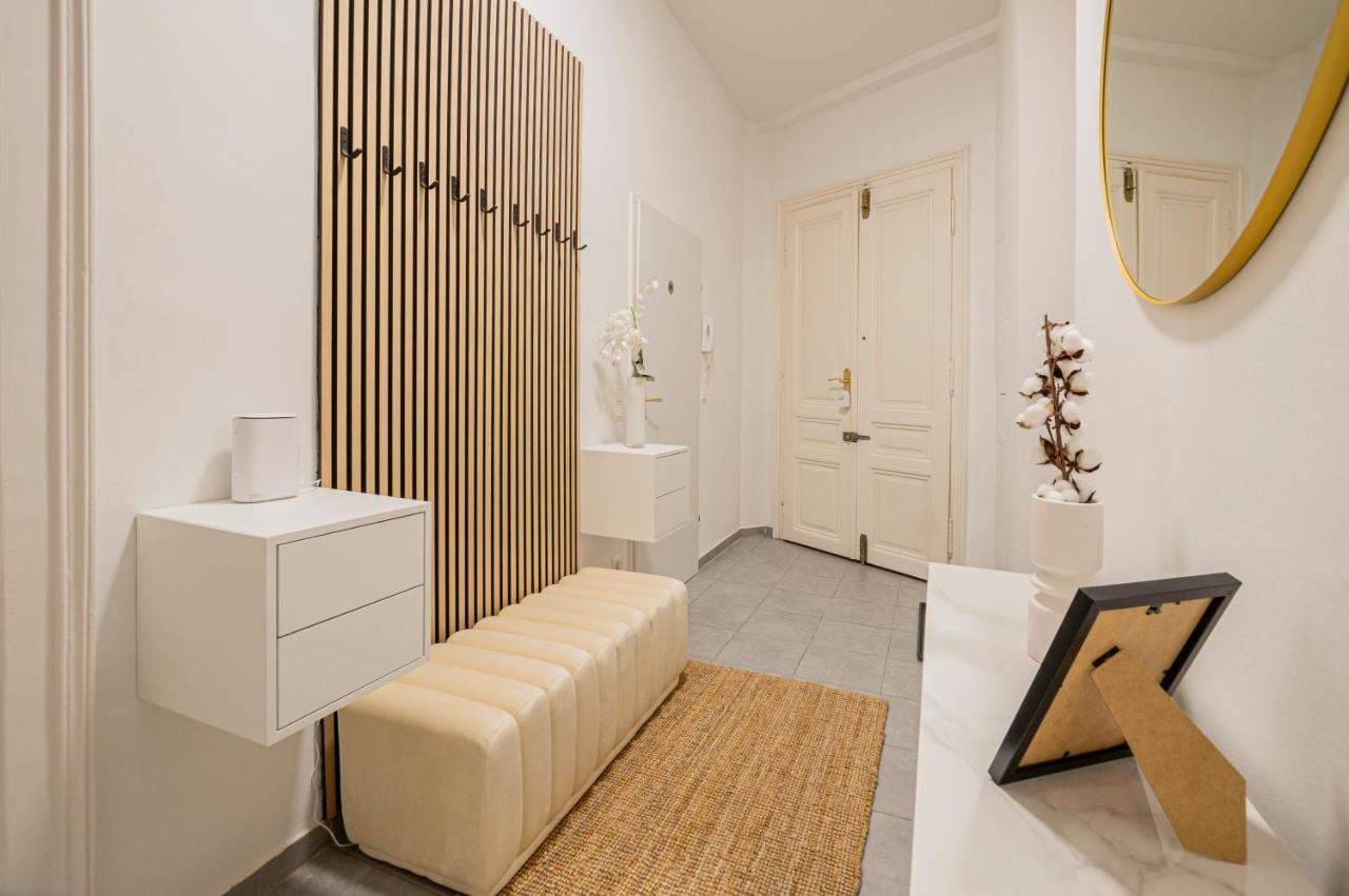 Charming Apt Perfect For 4-6 Tram, Self-Checkin Vienna Exterior photo