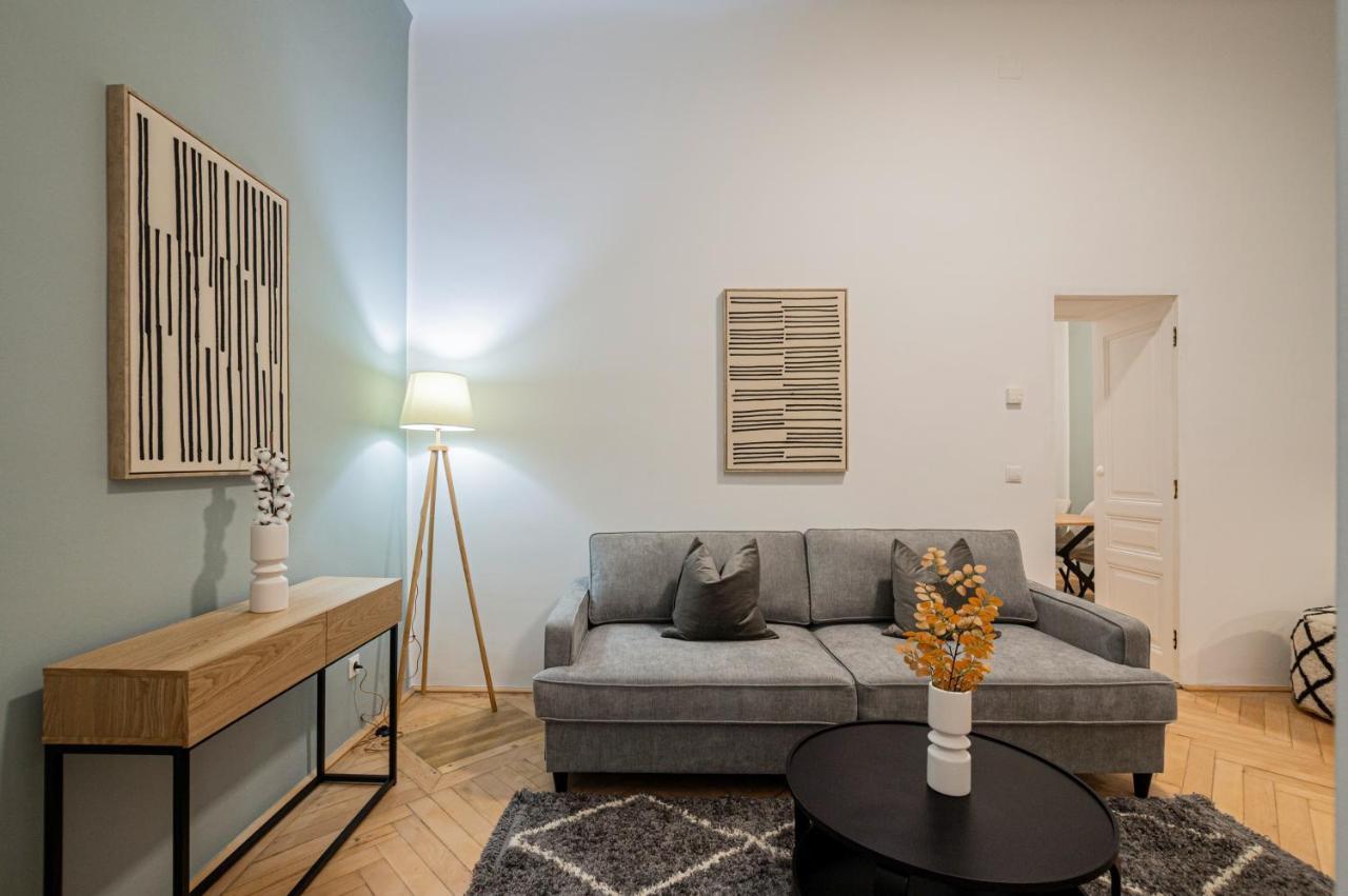 Charming Apt Perfect For 4-6 Tram, Self-Checkin Vienna Exterior photo